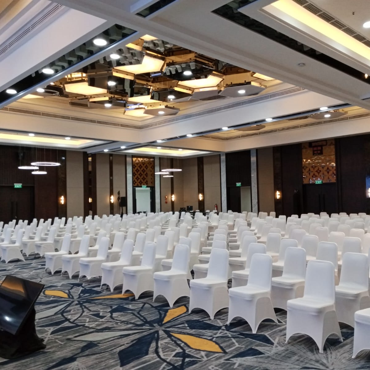 Sewa Kursi Event 2025 – Lengkap, Nyaman & Elegan untuk Semua Acara