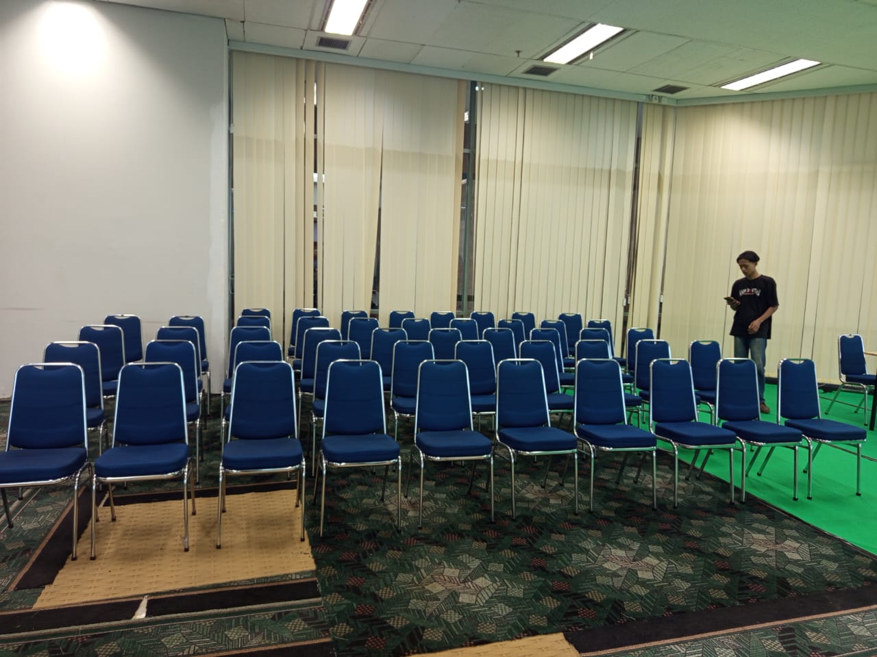 Sewa Bangku Terdekat 2025 – Solusi Praktis untuk Acara Anda